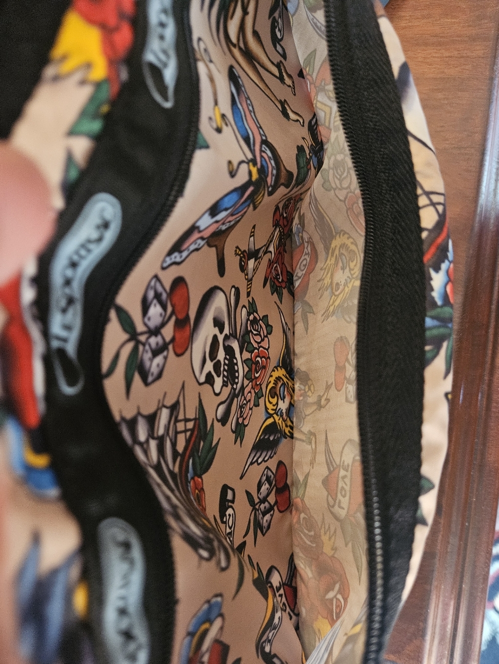 Lesportsac Aloha Pirates Nylon Bag, RARE - Picture 8 of 16